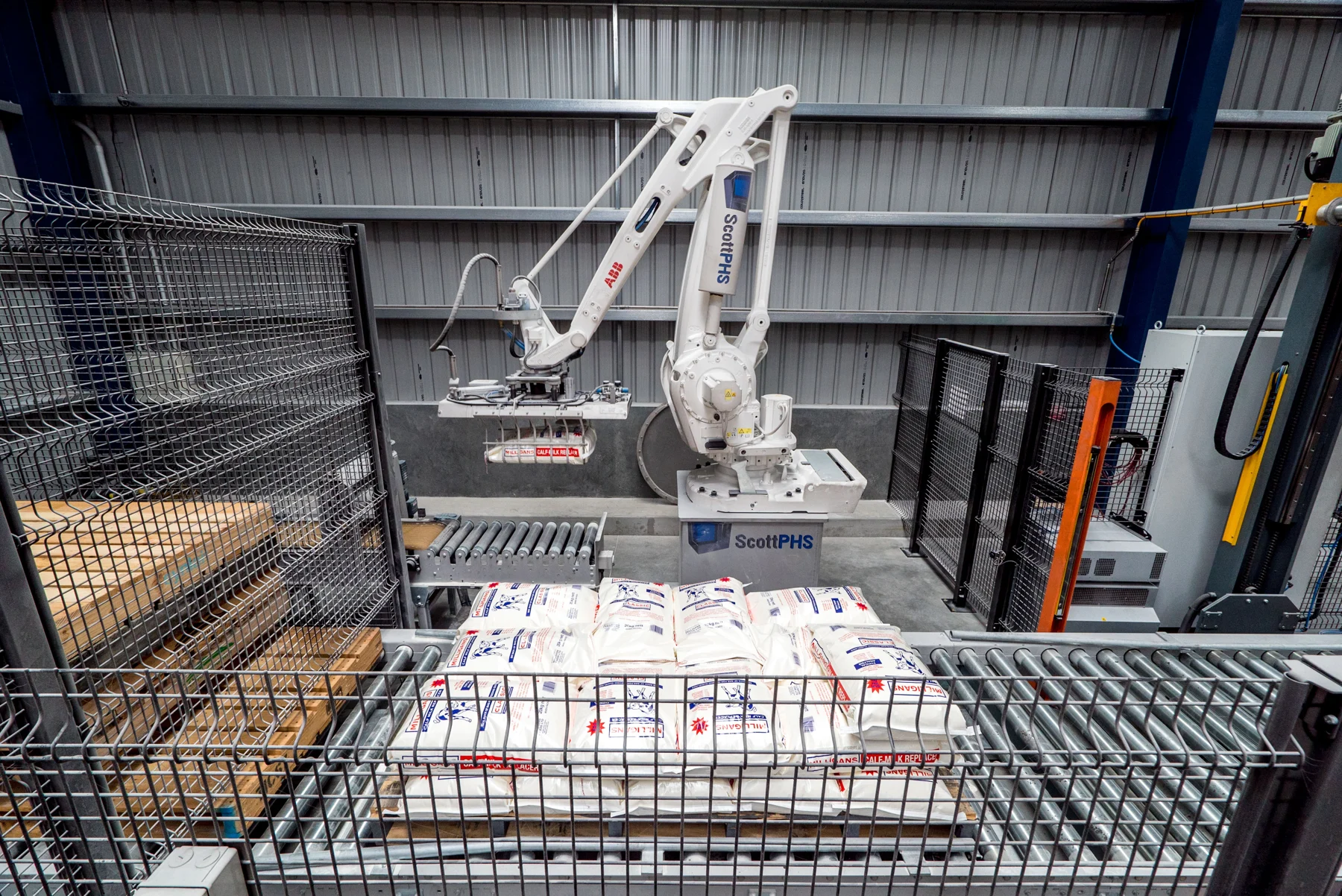 Palletising and dispatch